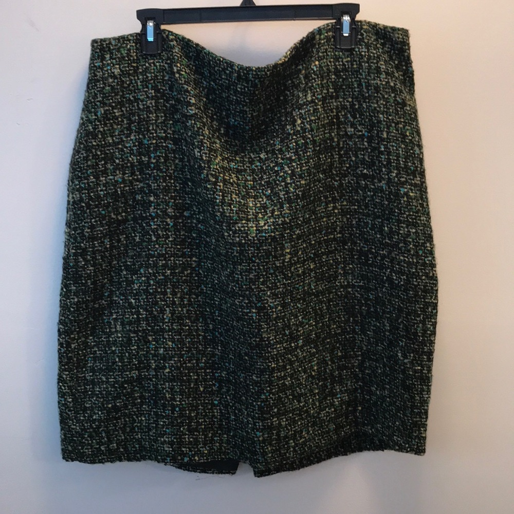 Black & multi color skirt